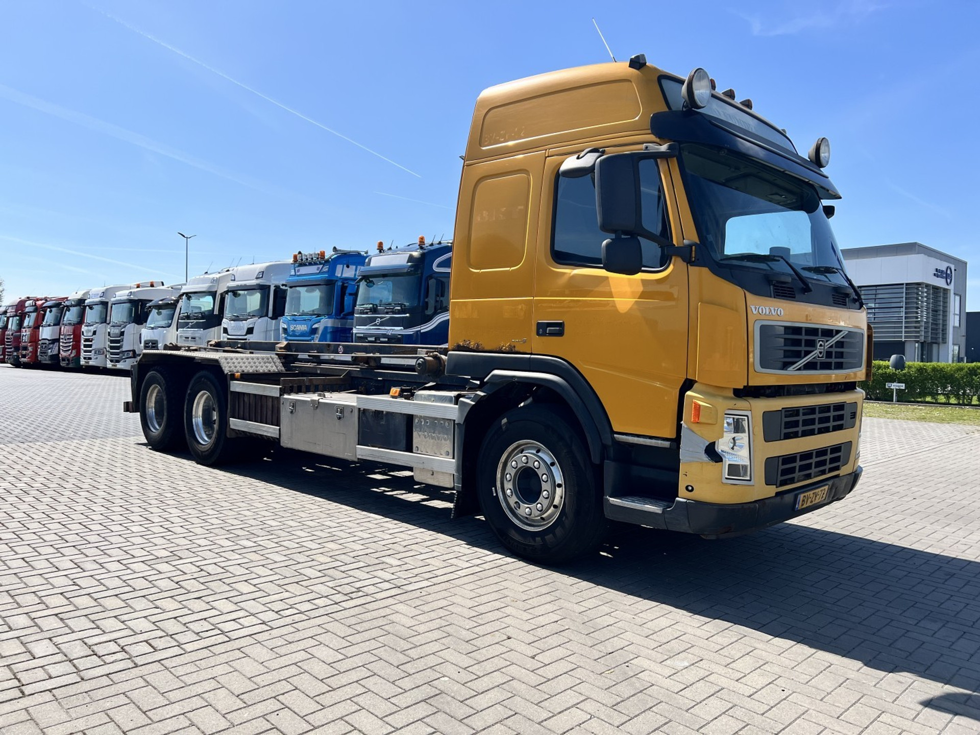 44514511-3.jpg