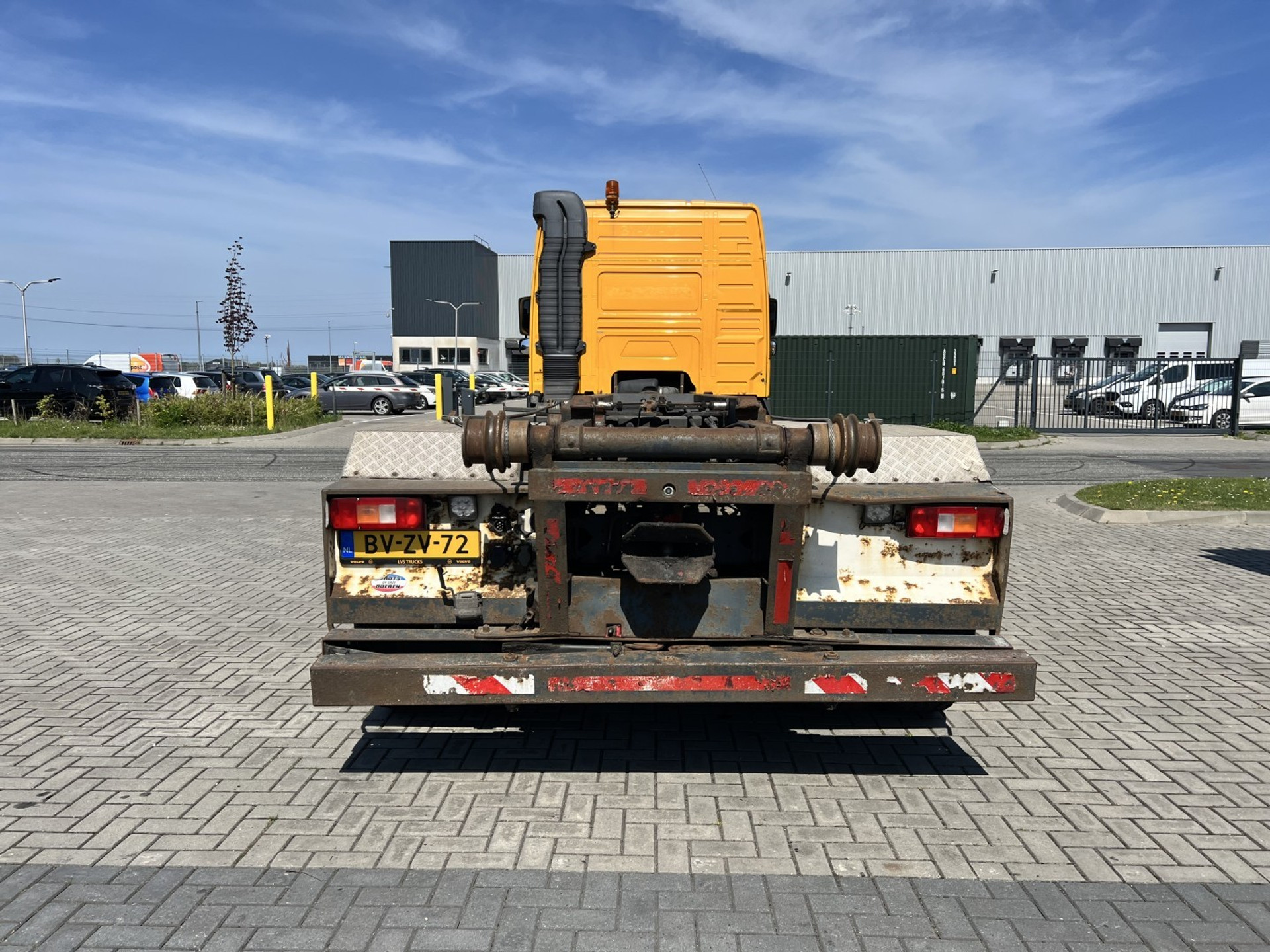 44514511-6.jpg