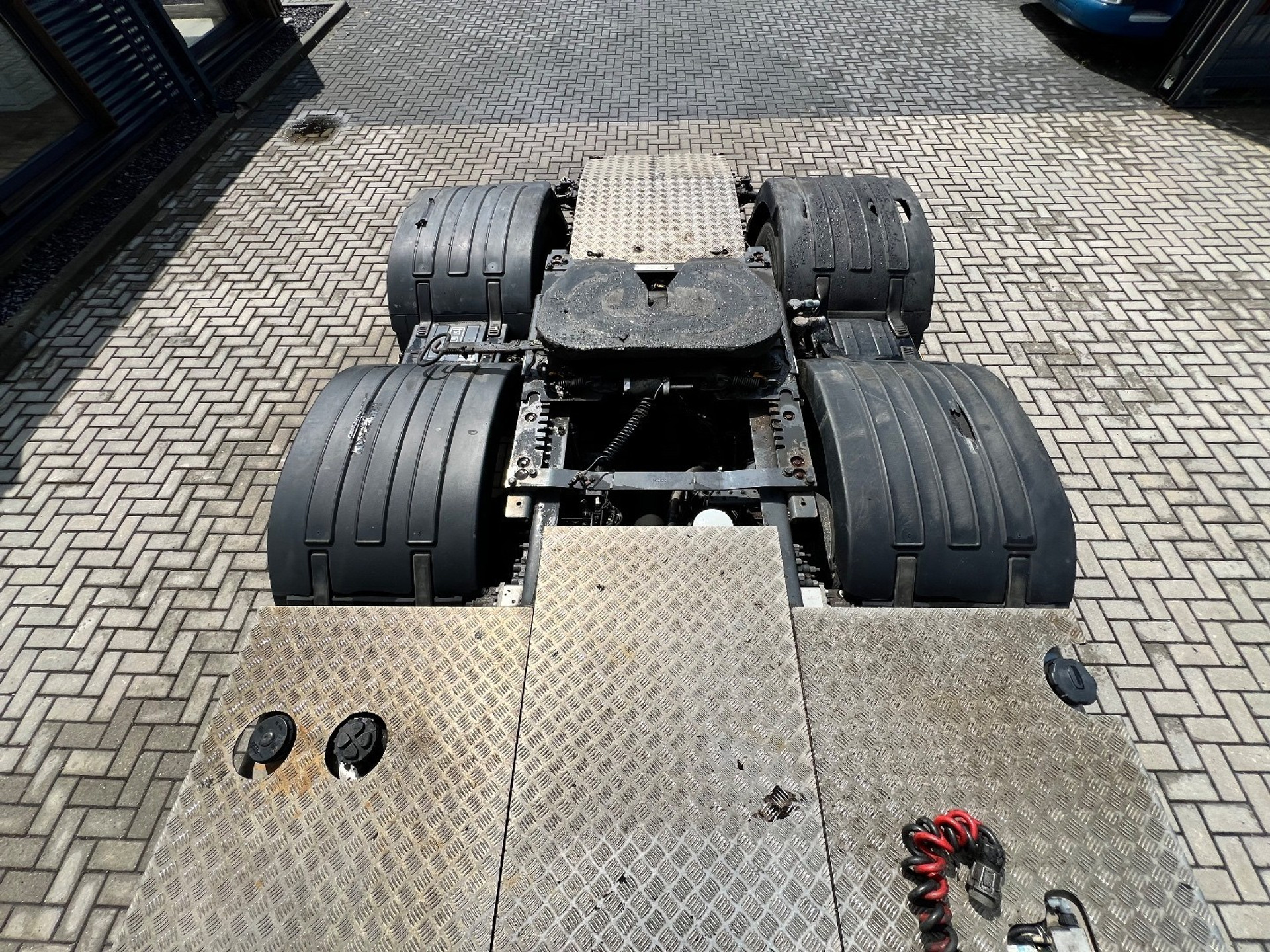 45966062-15.jpg