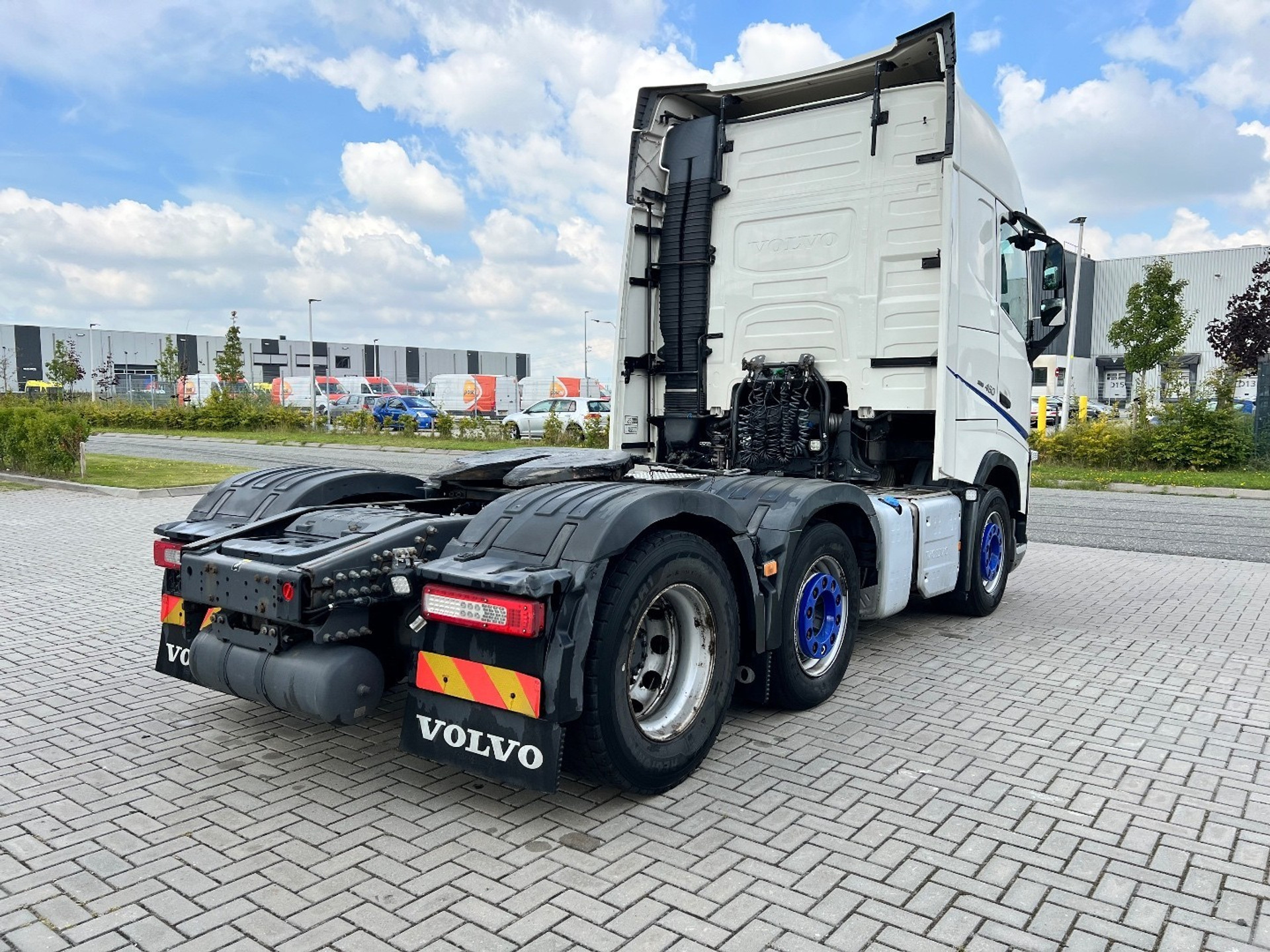 47179736-5.jpg