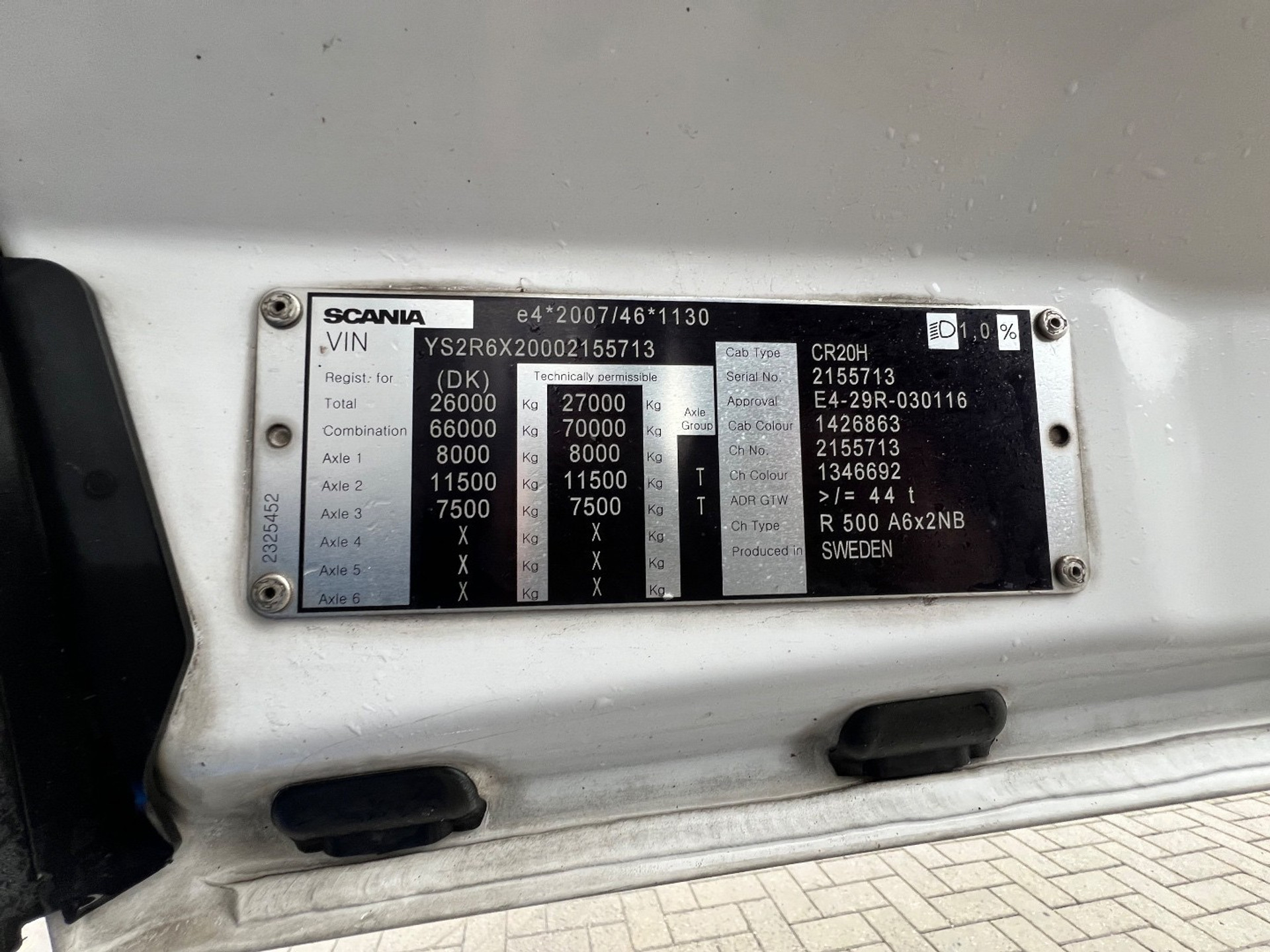 48186227-22.jpg