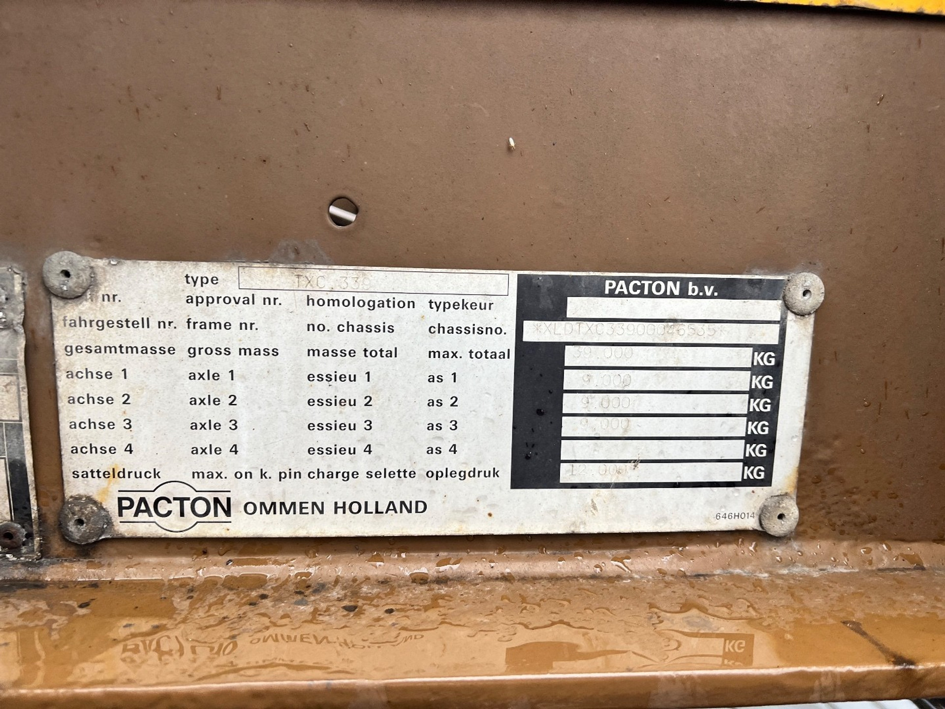 46302248-16.jpg