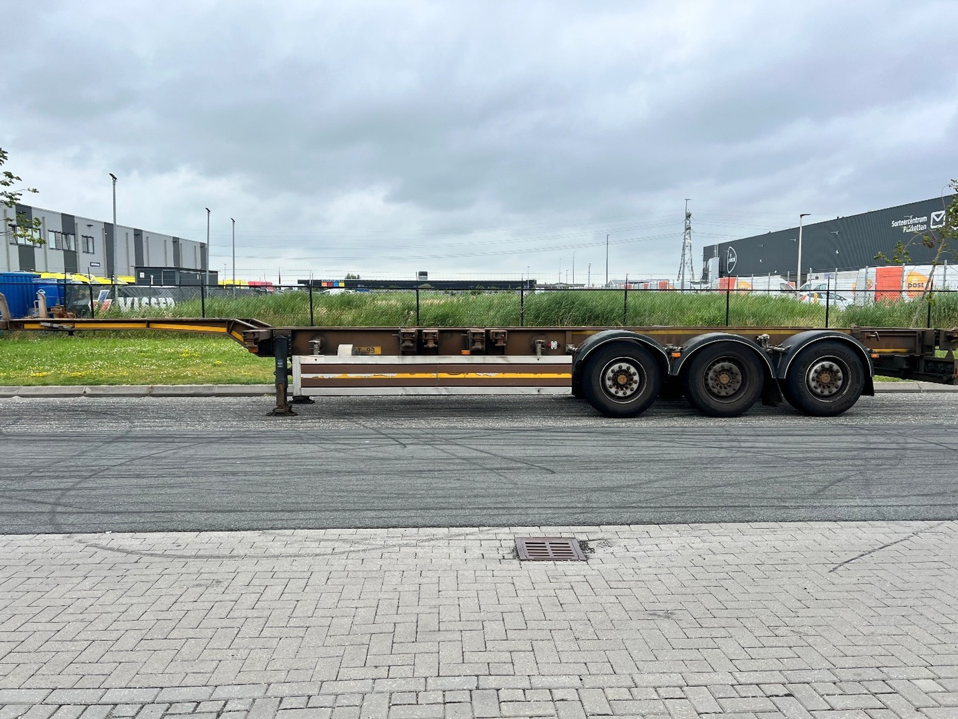 45957417-15.jpg