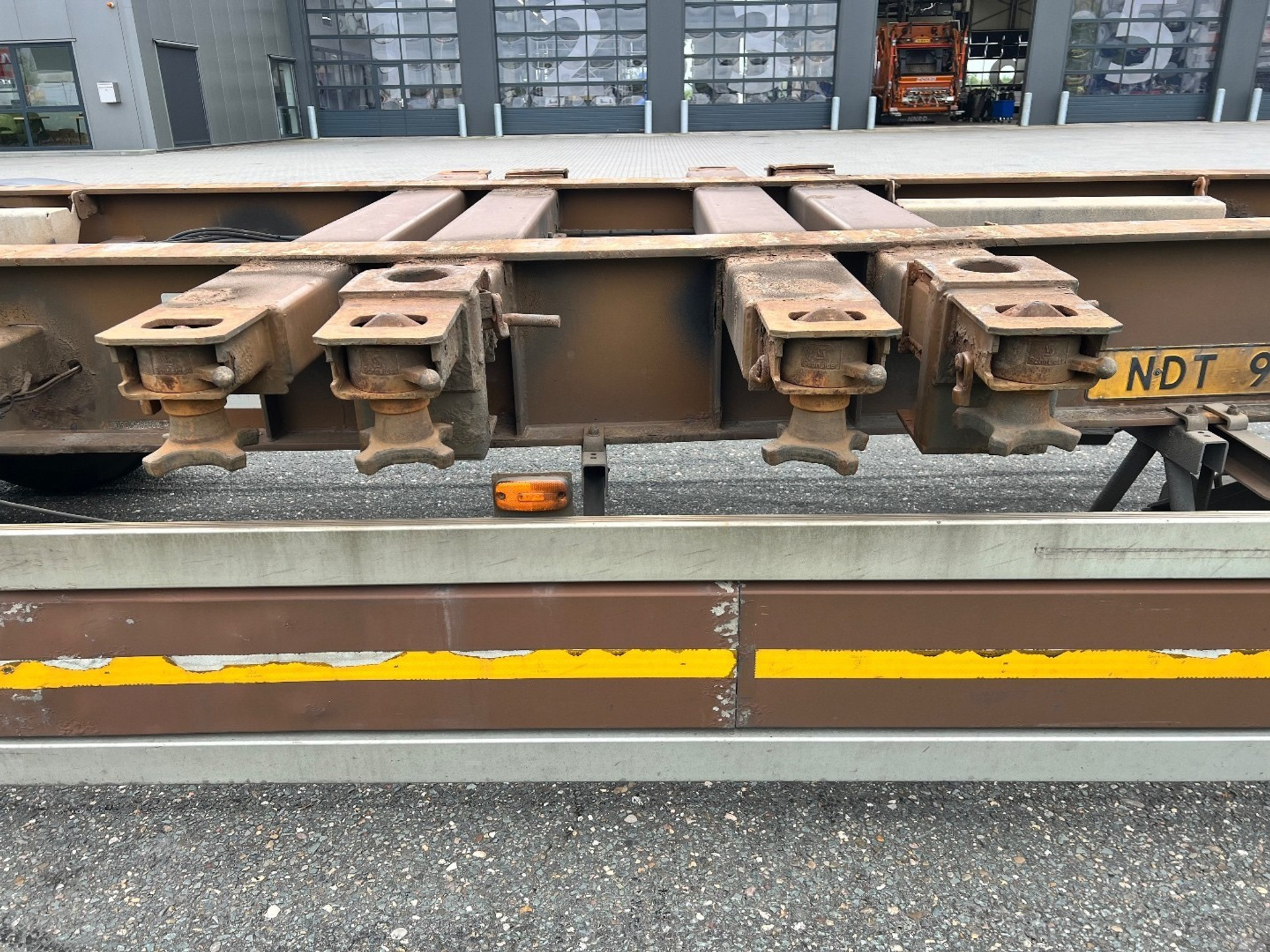 45957417-5.jpg