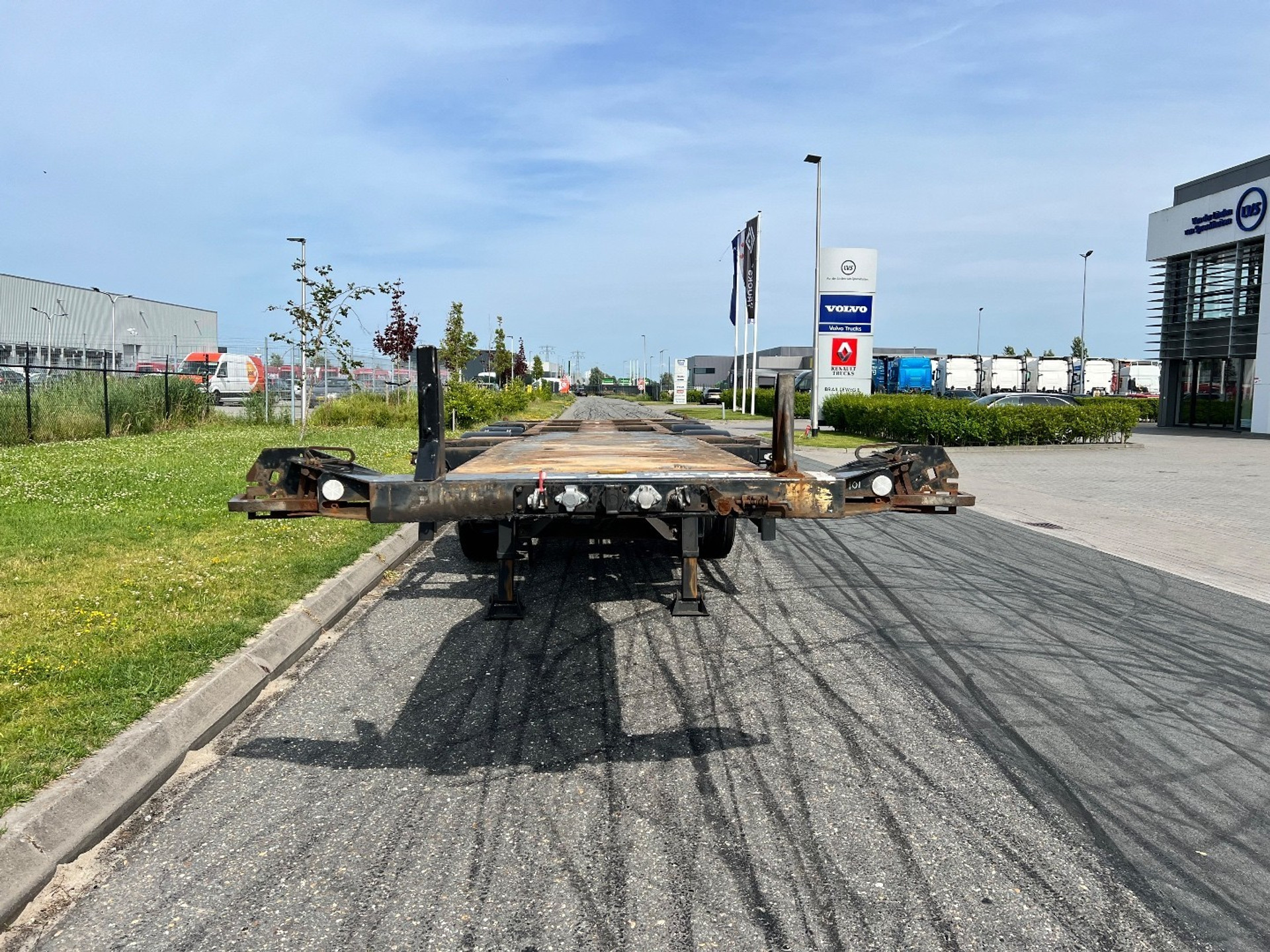 45762572-4.jpg
