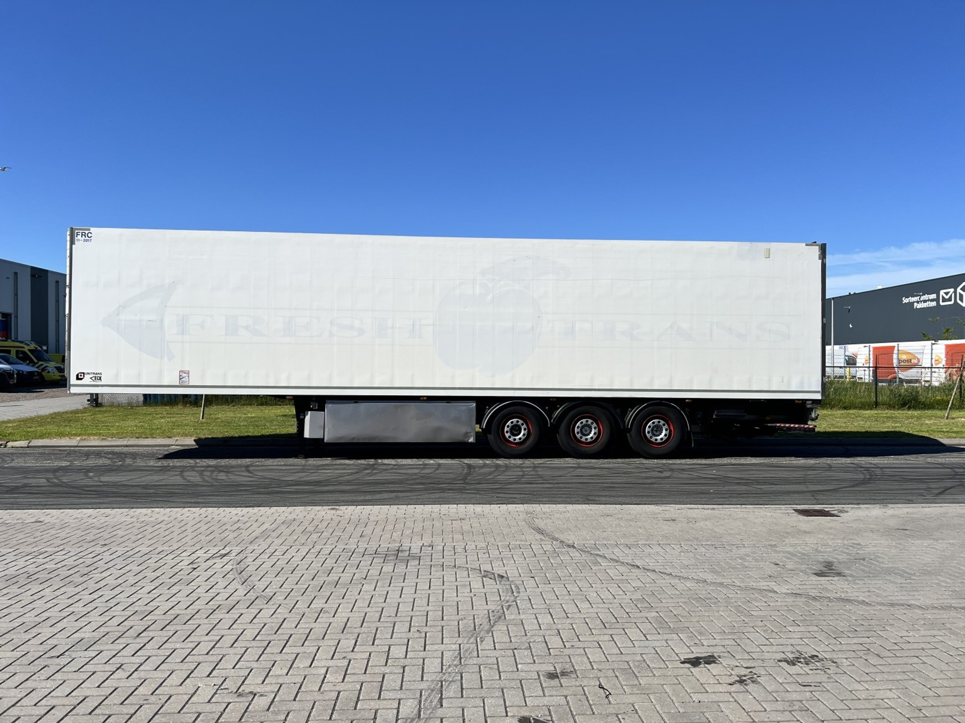 45088191-22.jpg