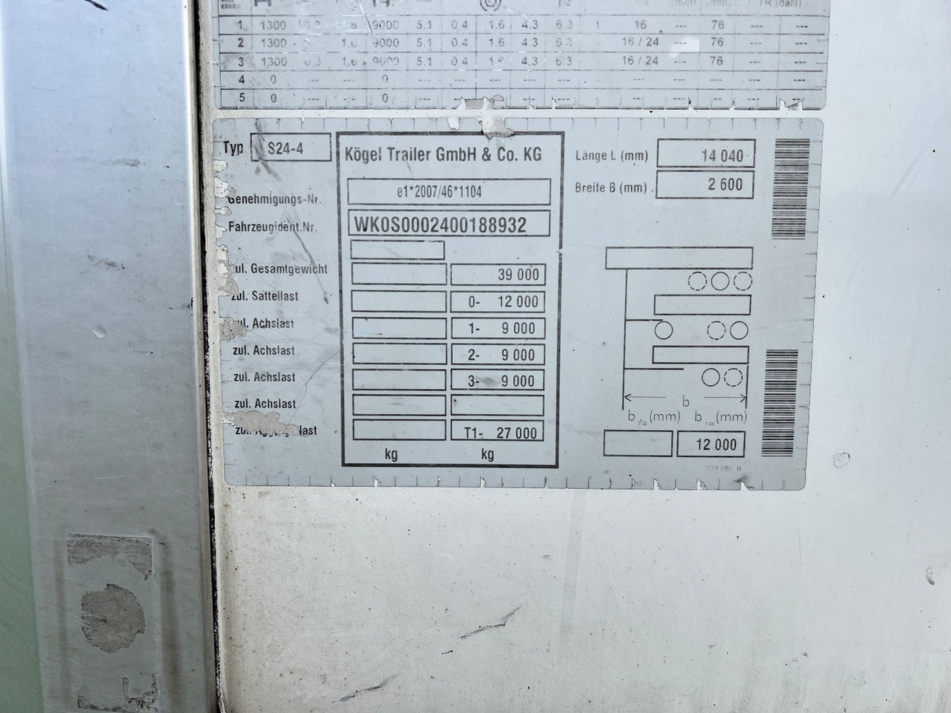 48642073-18.jpg