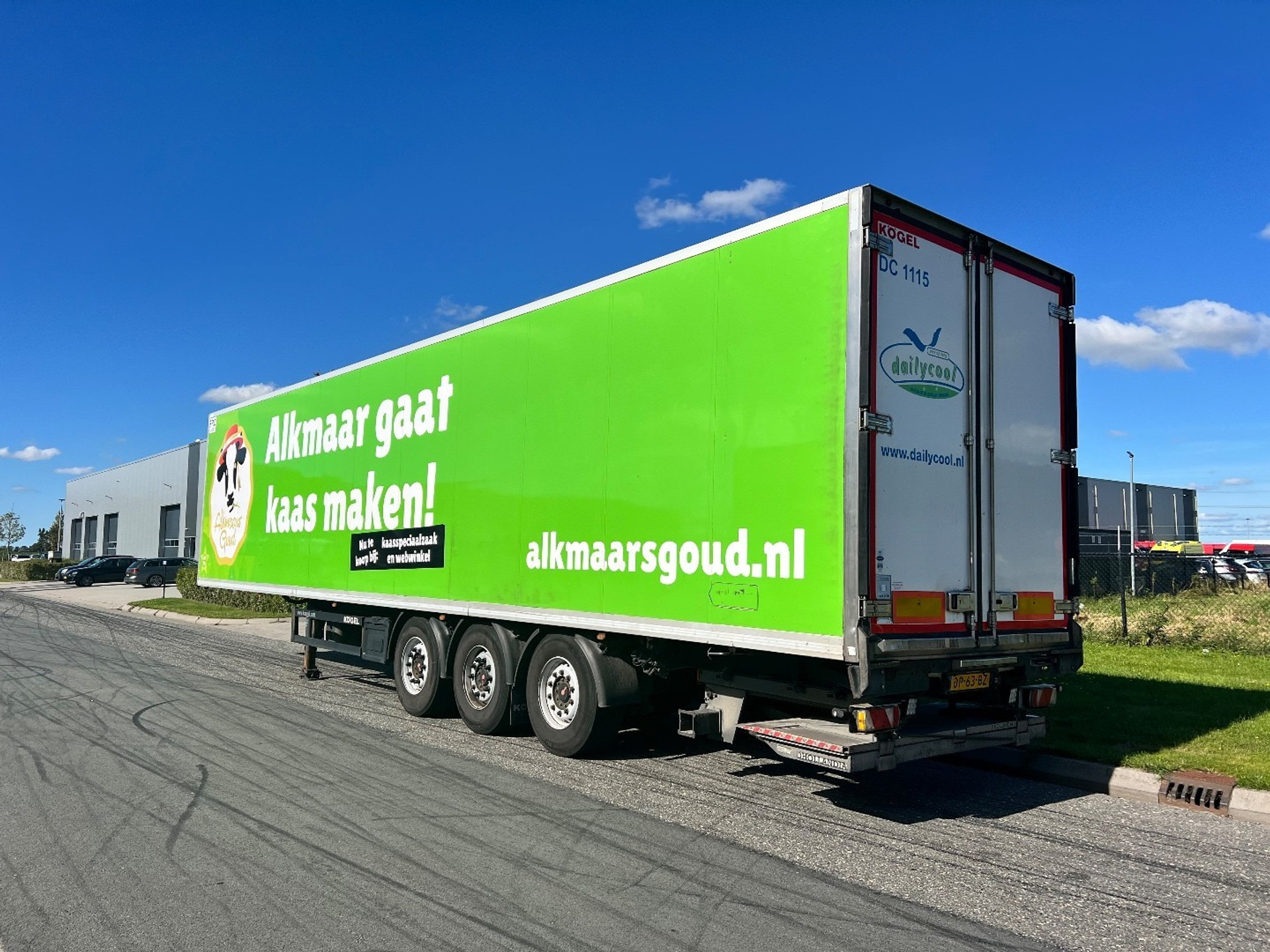 47864340-10.jpg