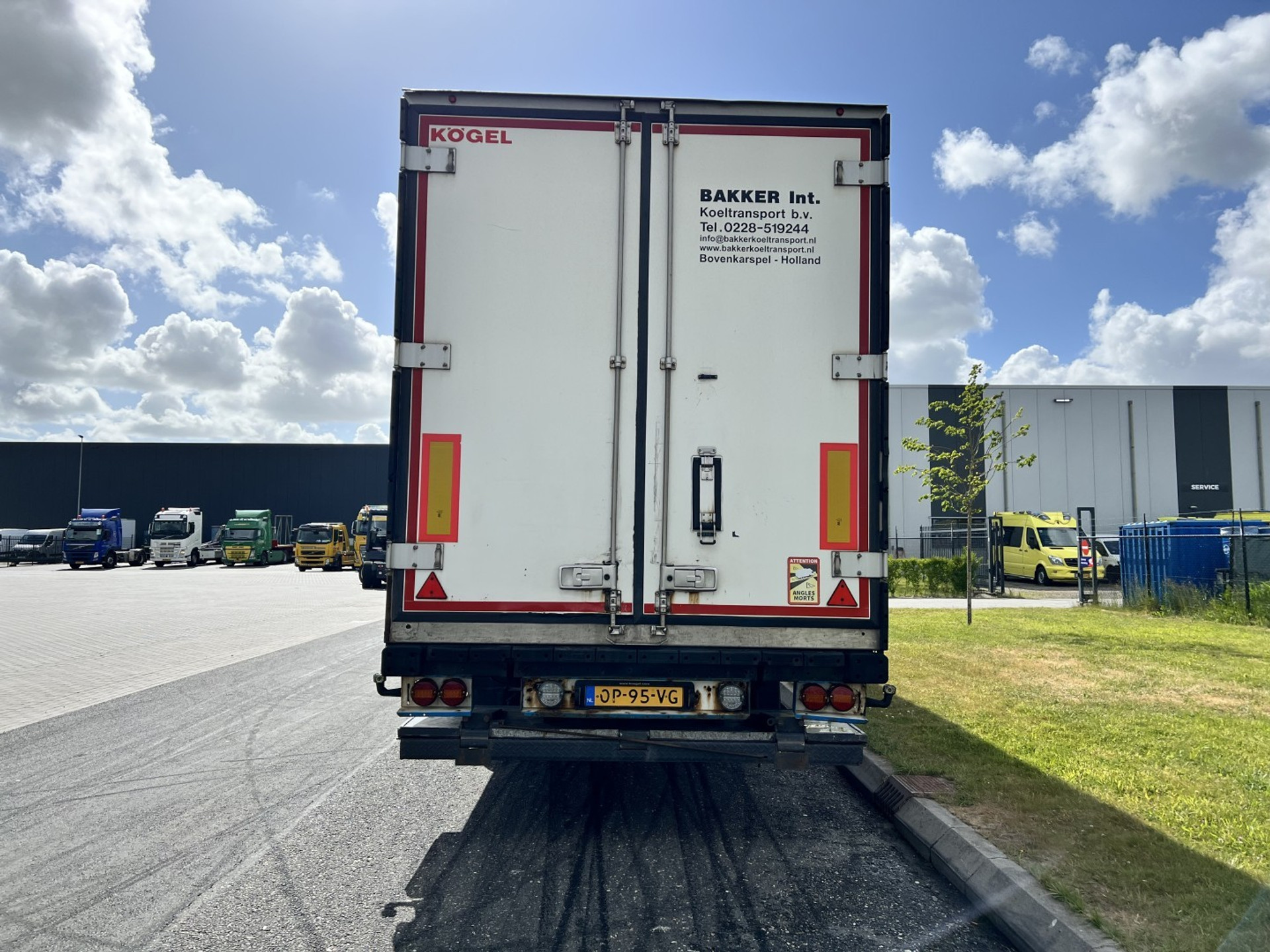 45176417-10.jpg